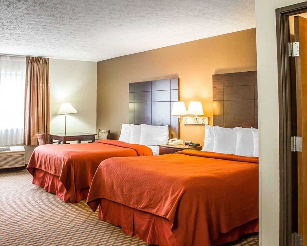 Quality Inn Elyria 12/35