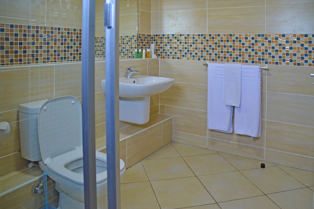 Norfolk Towers Serviced Apartments 21/22