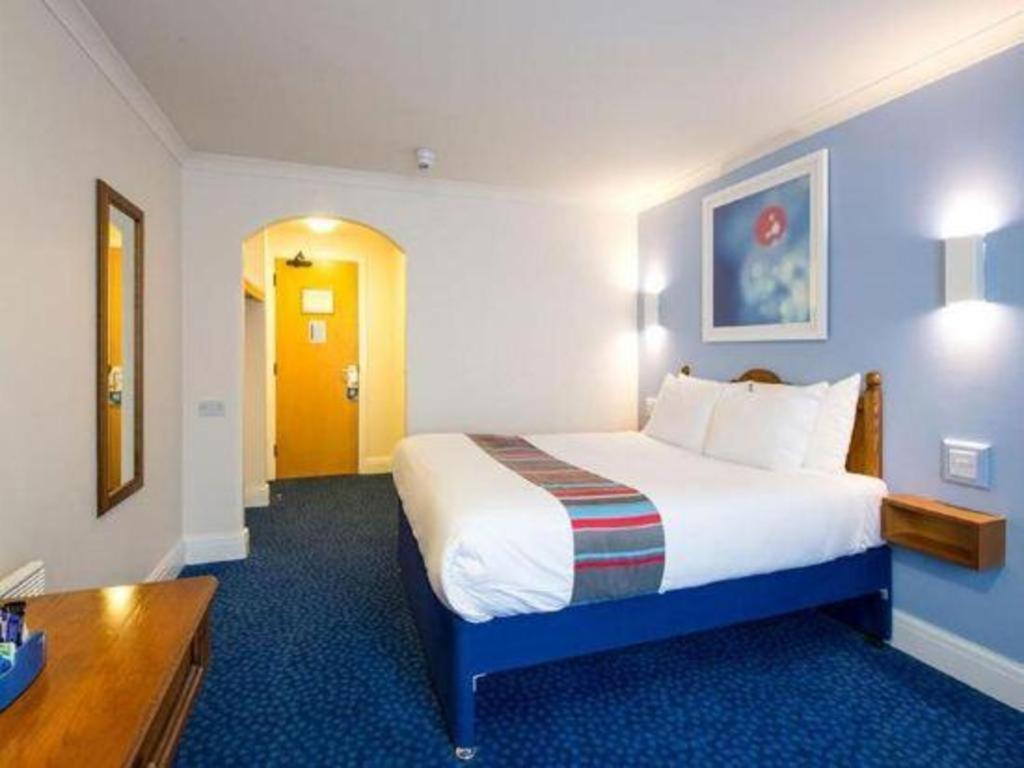 Travelodge Perth A9 4/16