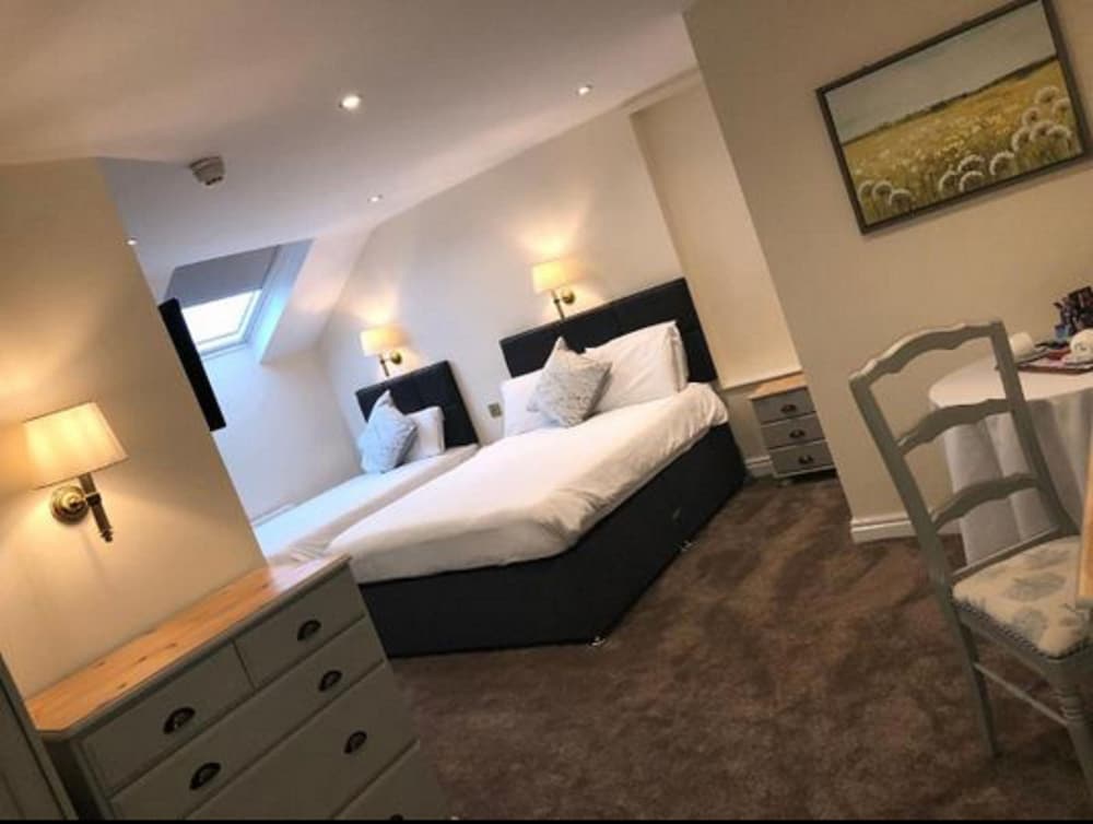 The Sitwell Arms Hotel 12/33