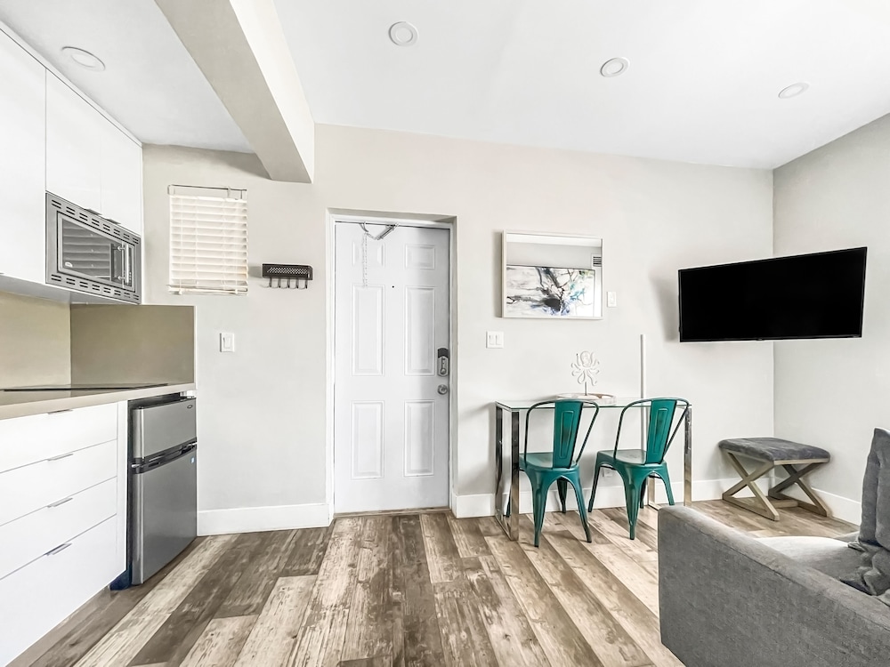 Neptune Oceanfront Rentals 32/49