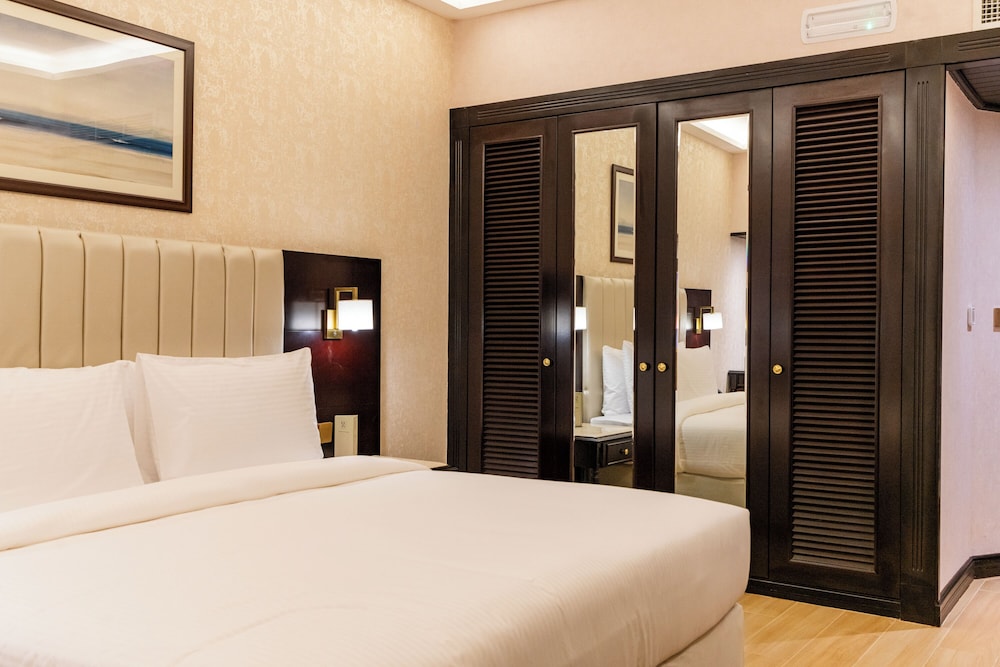 Deluxe Room King