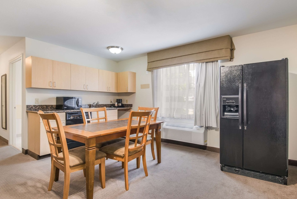 Sleep Inn & Suites Ronks - Lancaster Area 30/36