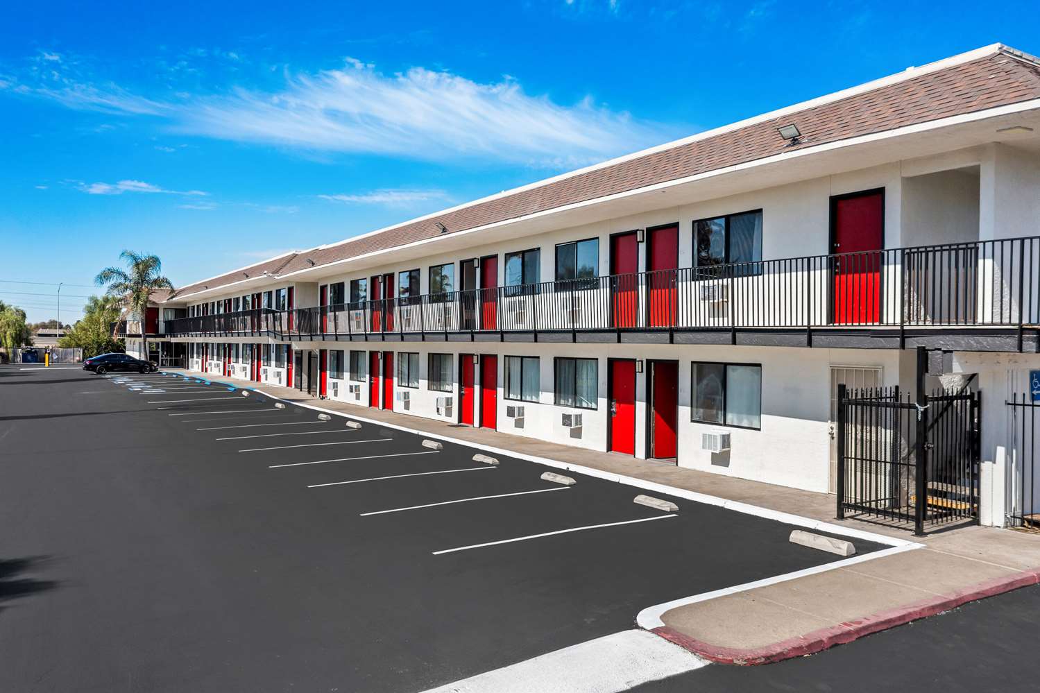 Econo Lodge Stockton near I-5 Fairgrounds 19/21