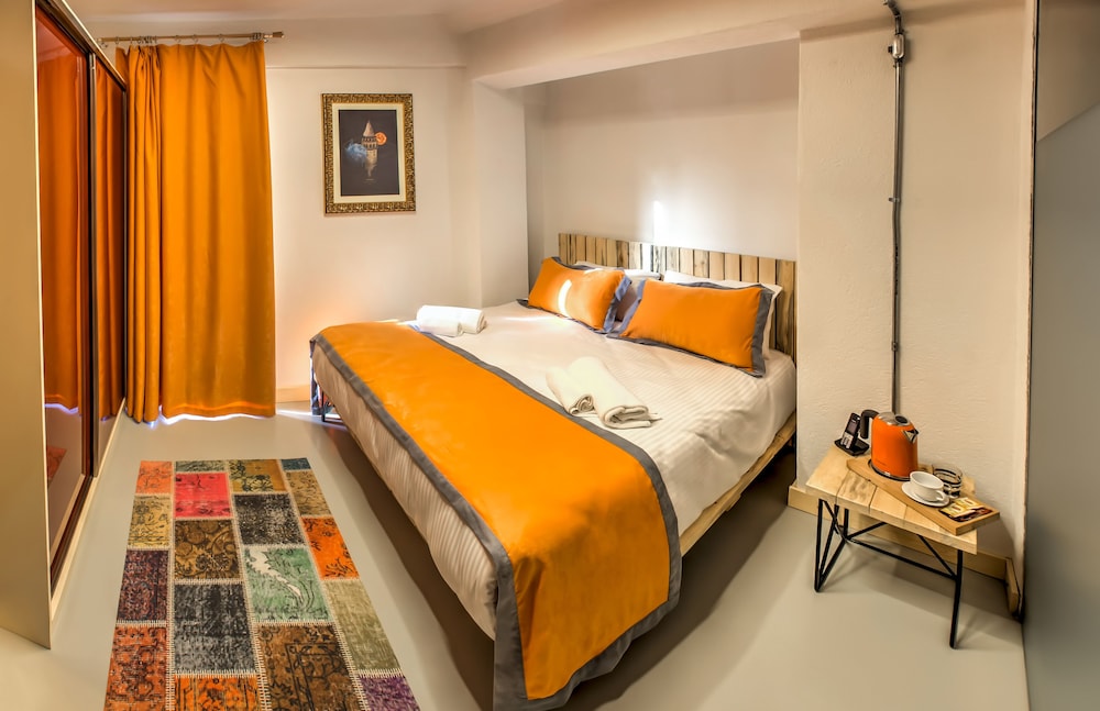 VAVIEN HOTEL 6/30