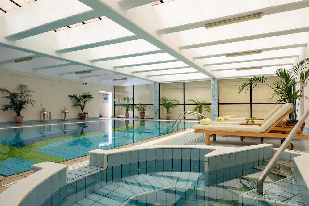 swimming pool spa