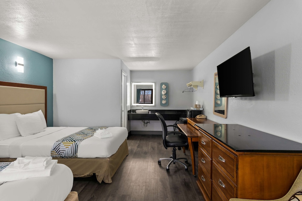 Americas Best Value Inn Bangor 25/43