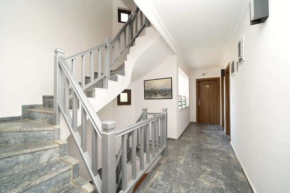 Qualia Park Hotel 2/50
