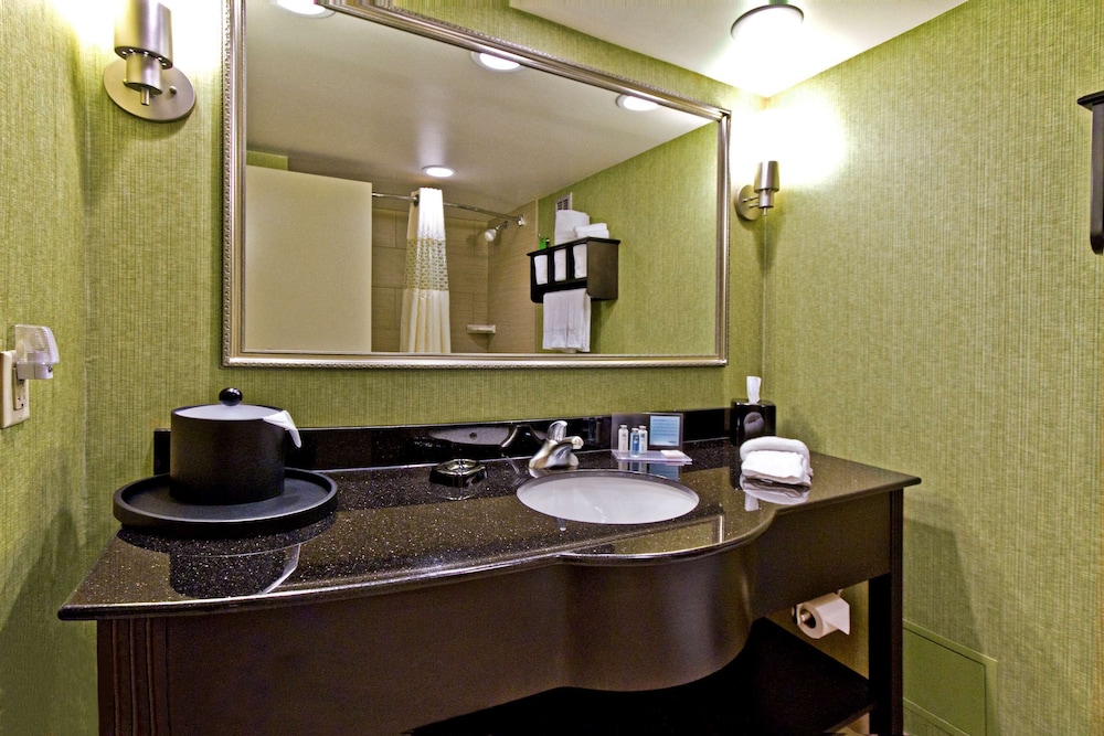 Hampton Inn Asheville Tunnel Road 57/63
