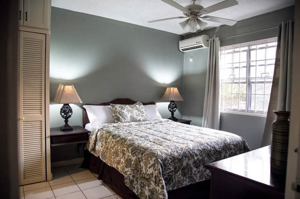 EXCLUSIVE, APARTMENT, QUEEN BED