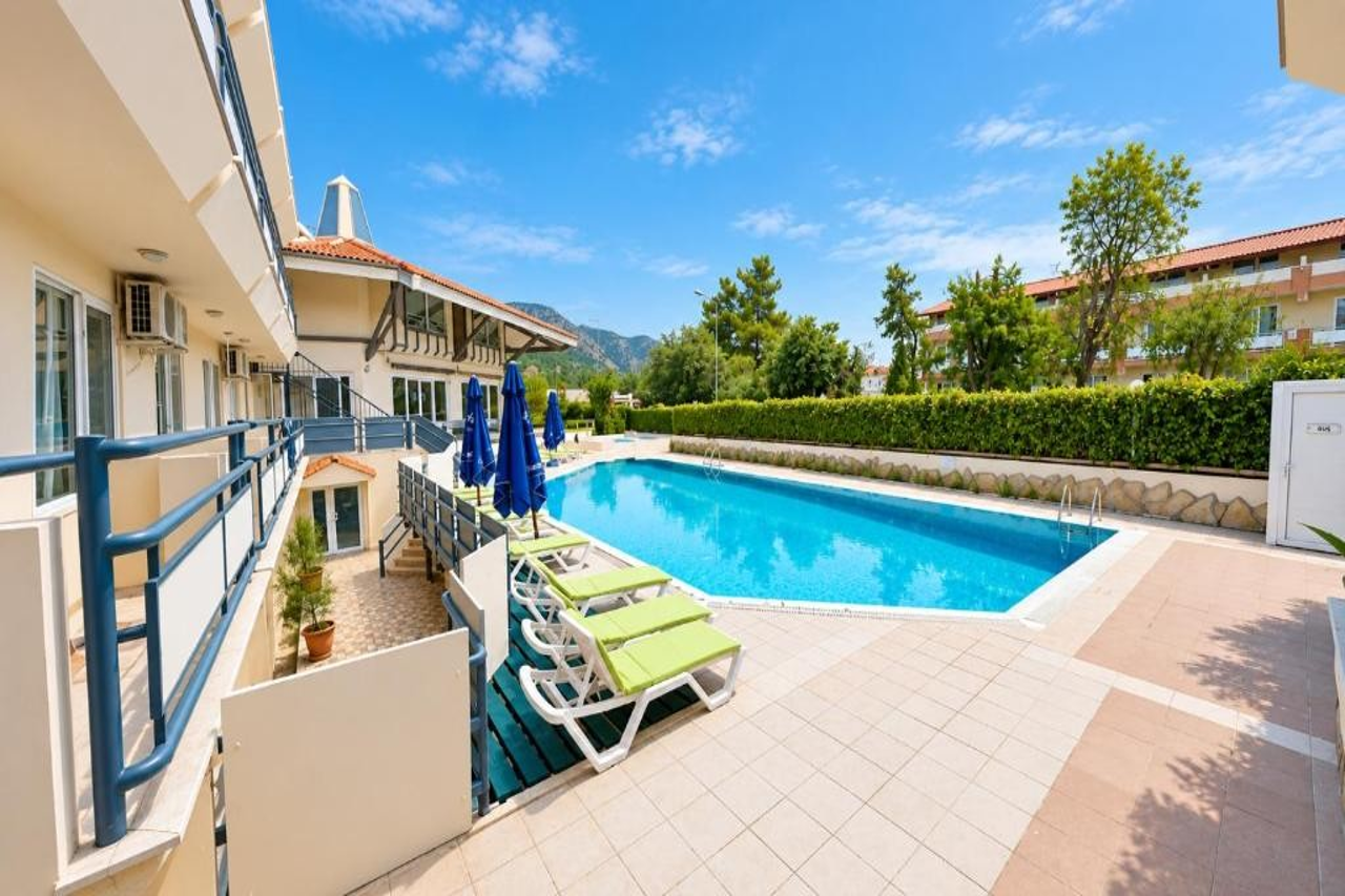 Villa Lycus Hotel 12/13
