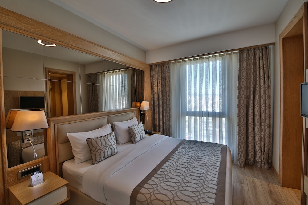 Bof Hotels Ceo Suites 22/73