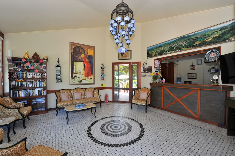 Grenadine Lodge 4/50