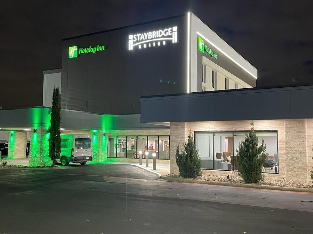 Holiday Inn Dallas Market Ctr Love Field, an IHG hotel 5/66
