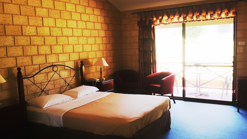 Karri Forest Motel 11/36