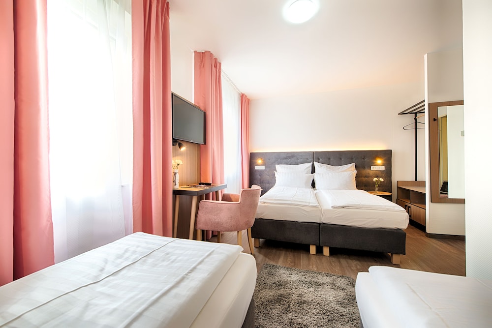 Home Hotel 19/59