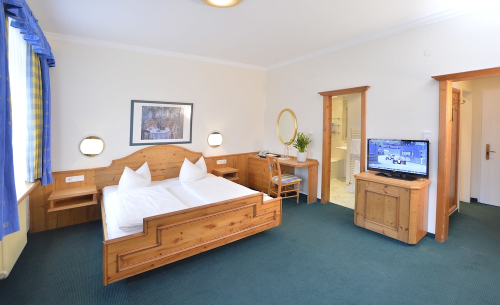 Room, Single, Double Bed, Post Seefeld - Wellnesshotel Tirol 2/3