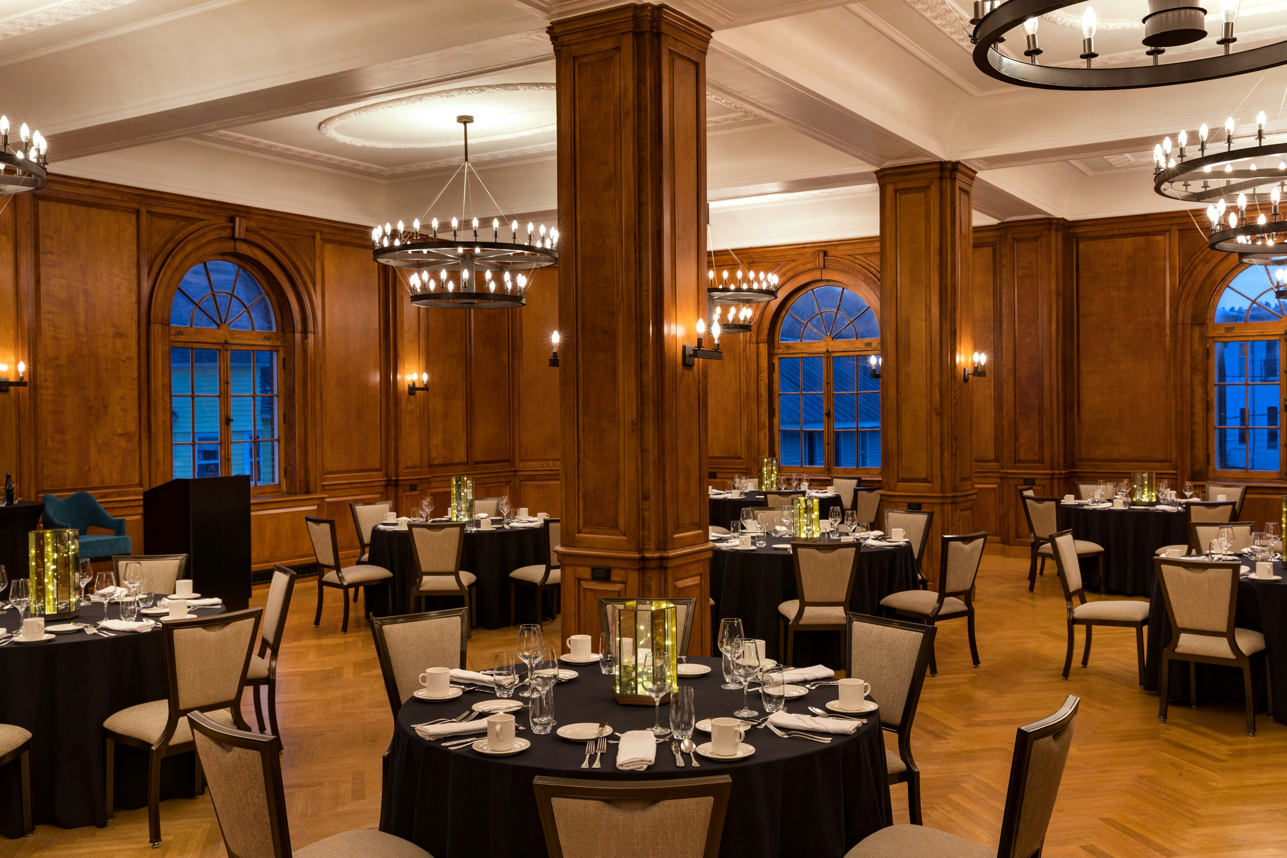 Hotel Saranac Curio Collection By Hilton 50/63