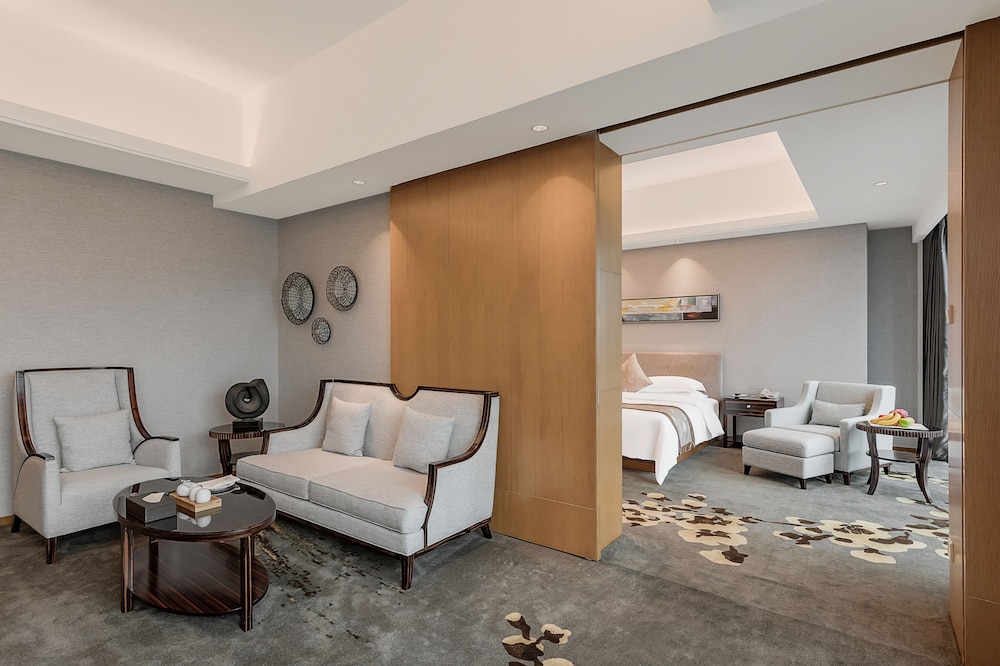 Huaqiang Plaza Hotel 28/42