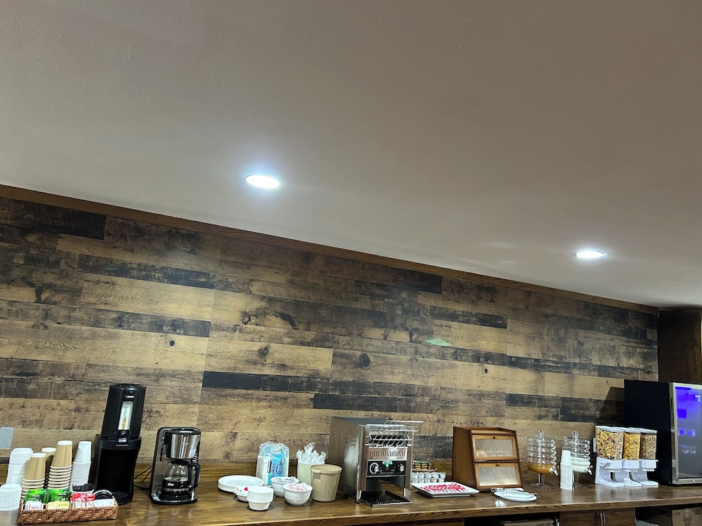 Travelodge by Wyndham Valleyview AB 4/51
