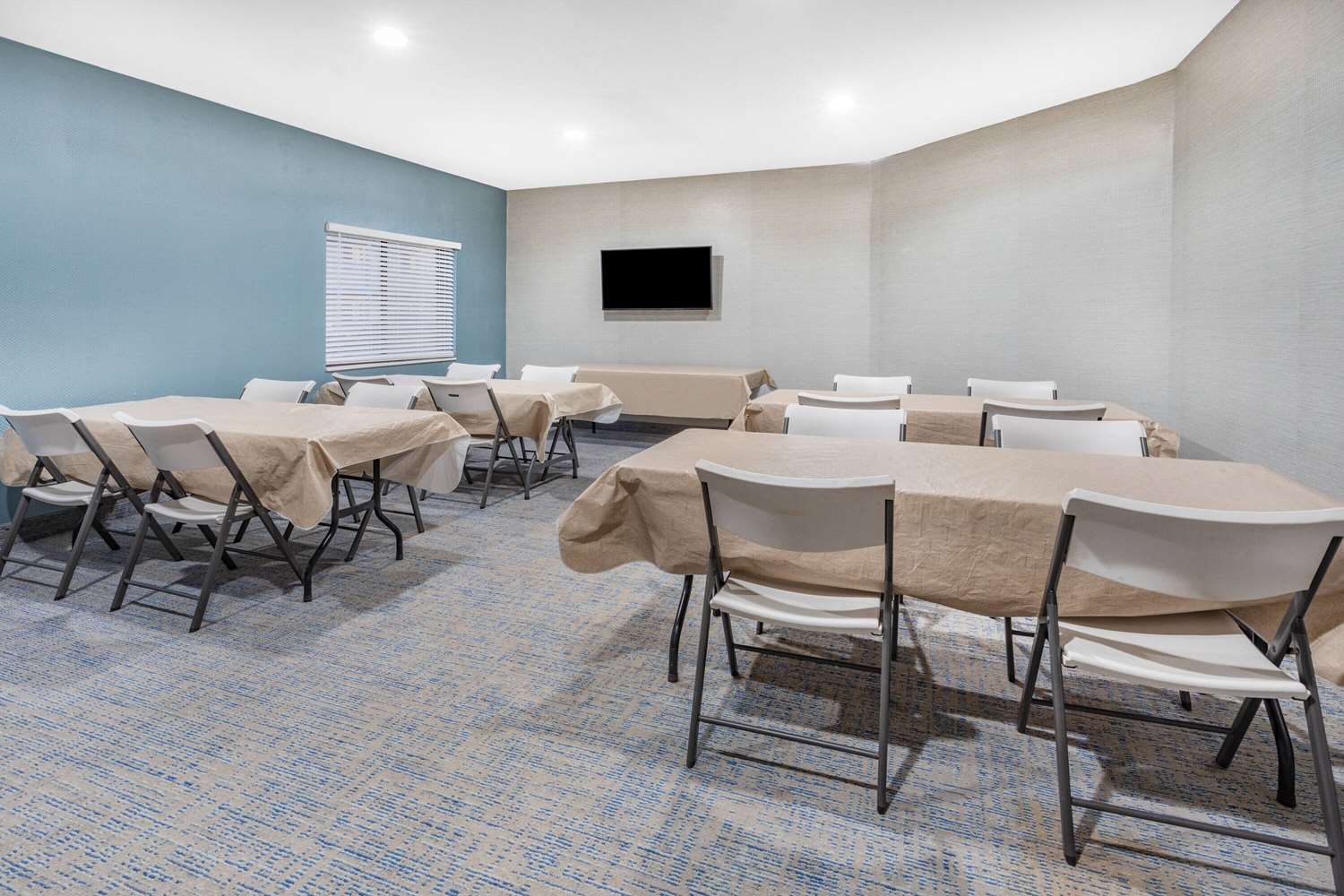 Super 8 by Wyndham Marysville/Port Huron Area 26/33