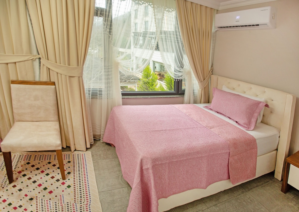 Jolnar Garden Hotel 16/50