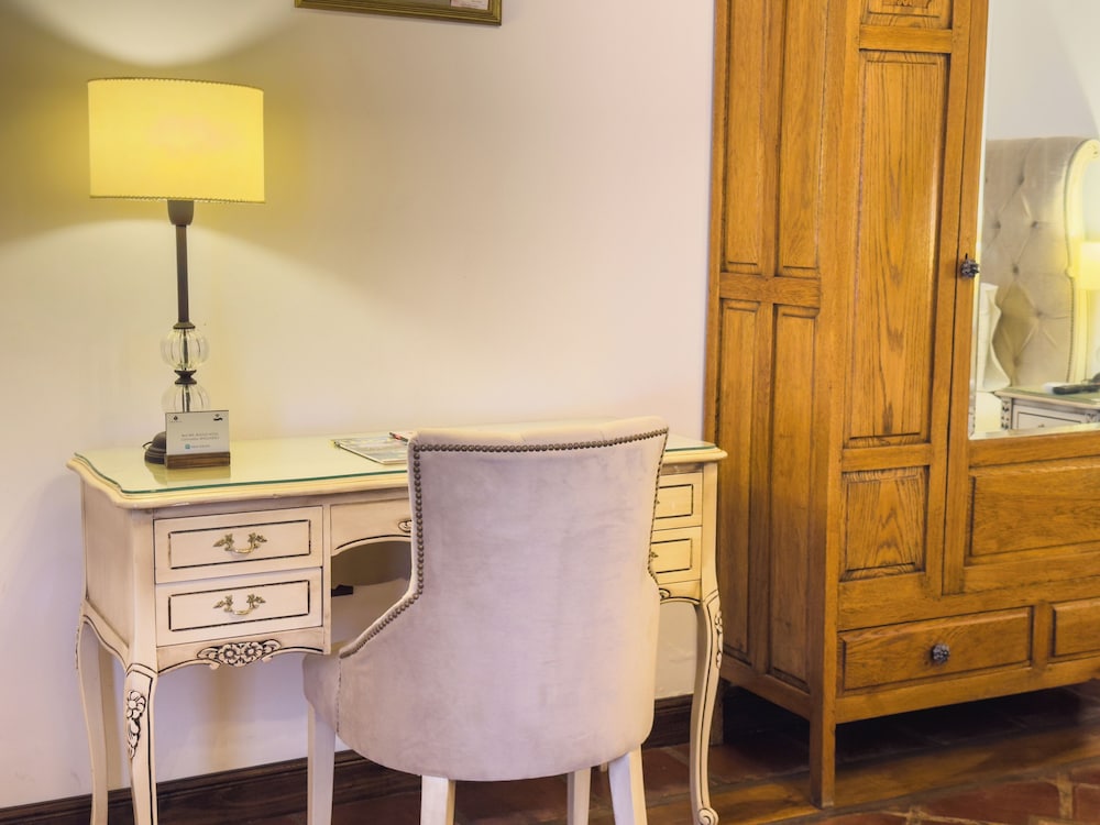 Iraola Hotel Boutique 11/24