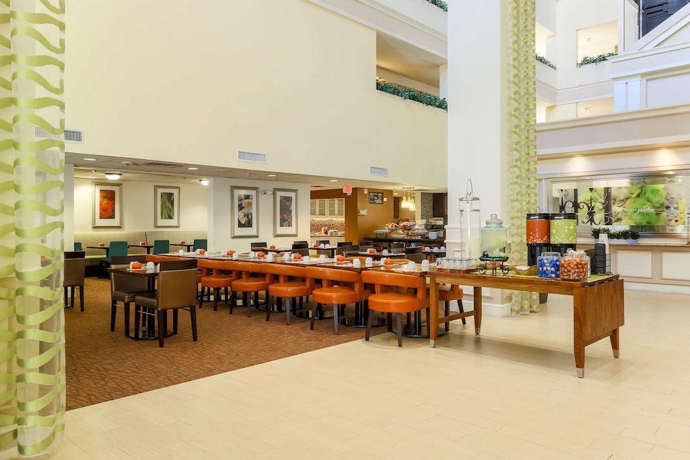 Hilton Garden Inn Dallas/Market Center 43/53