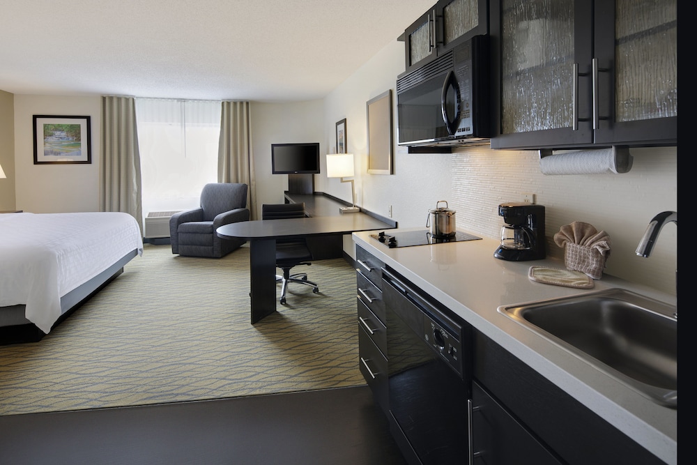 Candlewood Suites Rogers/Bentonville 14/49