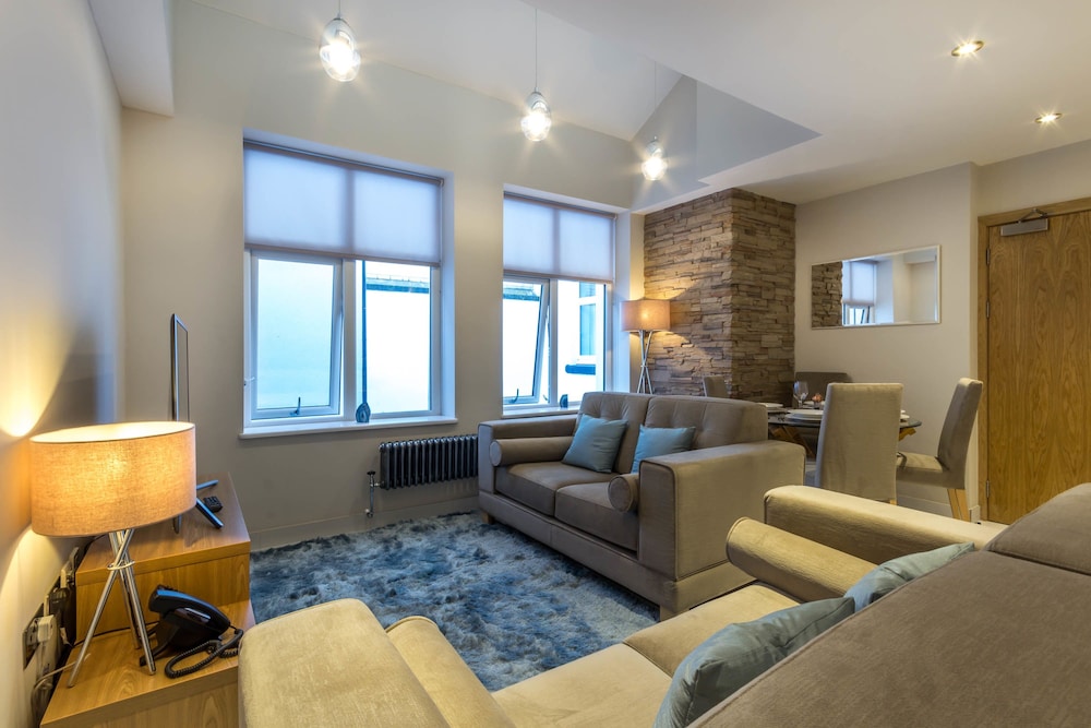 Basinghall Suites 22/33