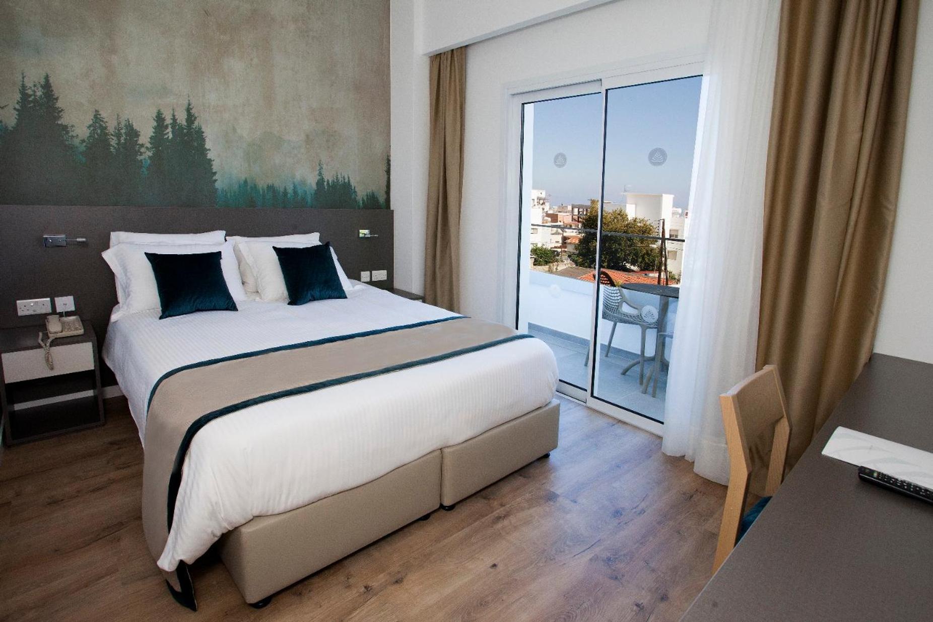 TWIN/DOUBLE ROOM SUPERIOR