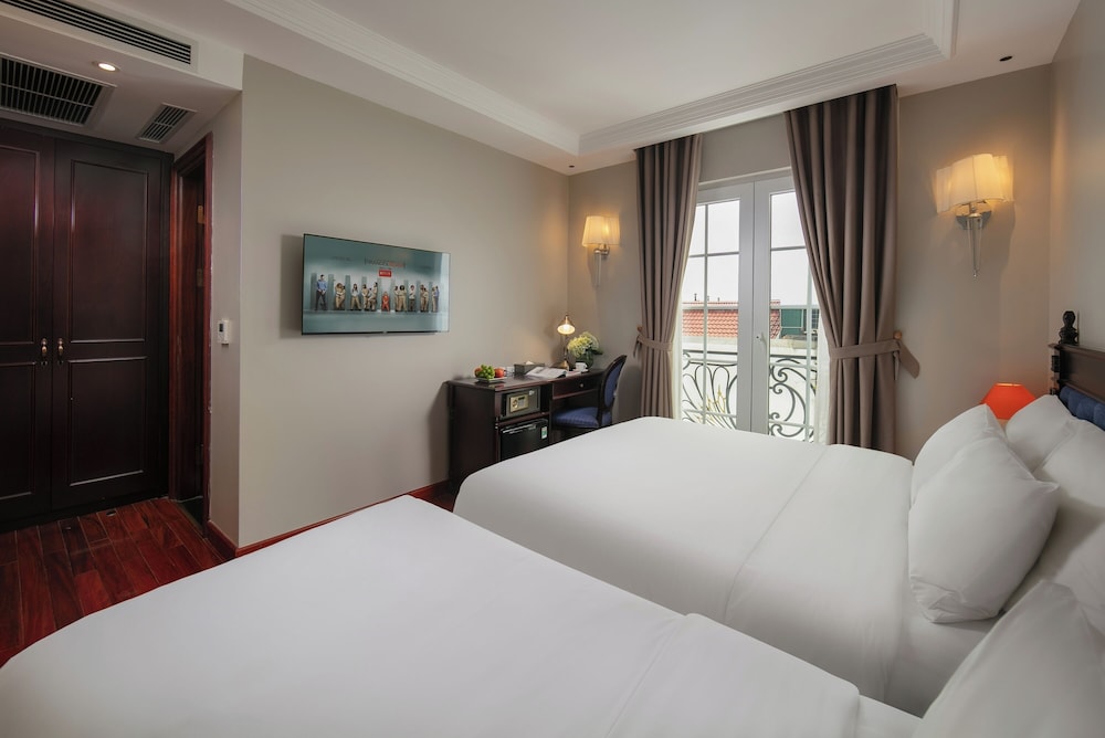 غرفة عائلية ثلاثية بسرير مزدوج وسرير فردي، Sunline Hotel 3/10