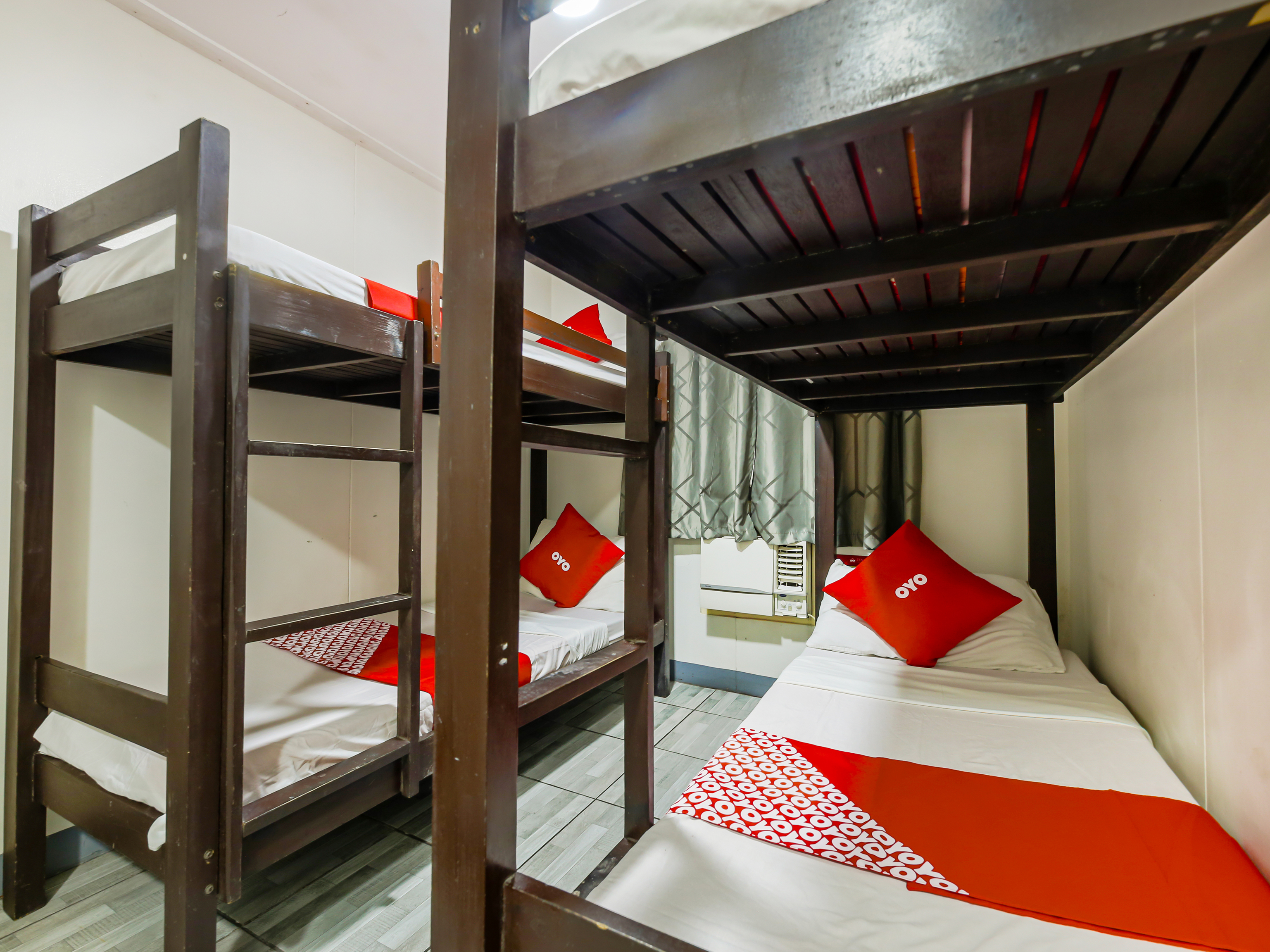 Metro Deluxe Residences 14/50