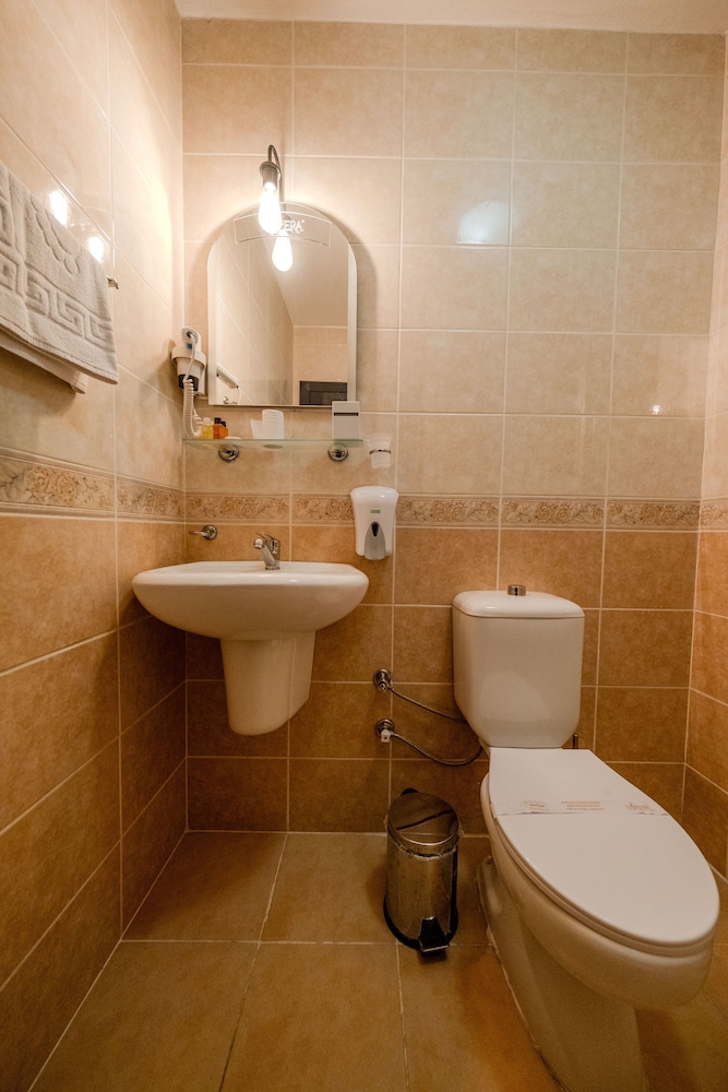Lopera Beach Hotel 48/50