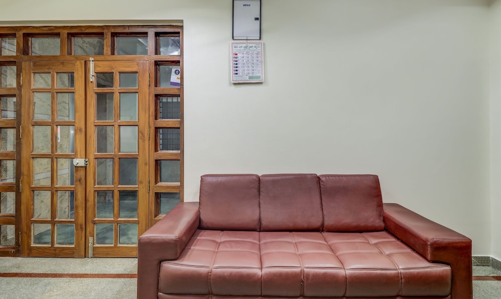 Oyo 11387 Hotel Kozy Rooms 21/22