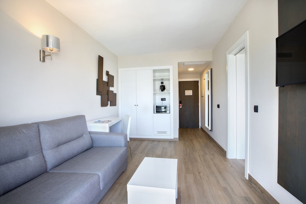 Mar Hotels Playa de Muro Suites 42/56