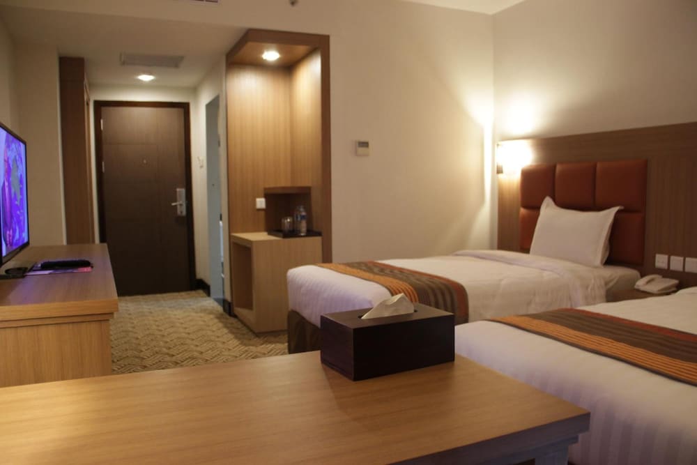 Cavinton Hotel 17/72