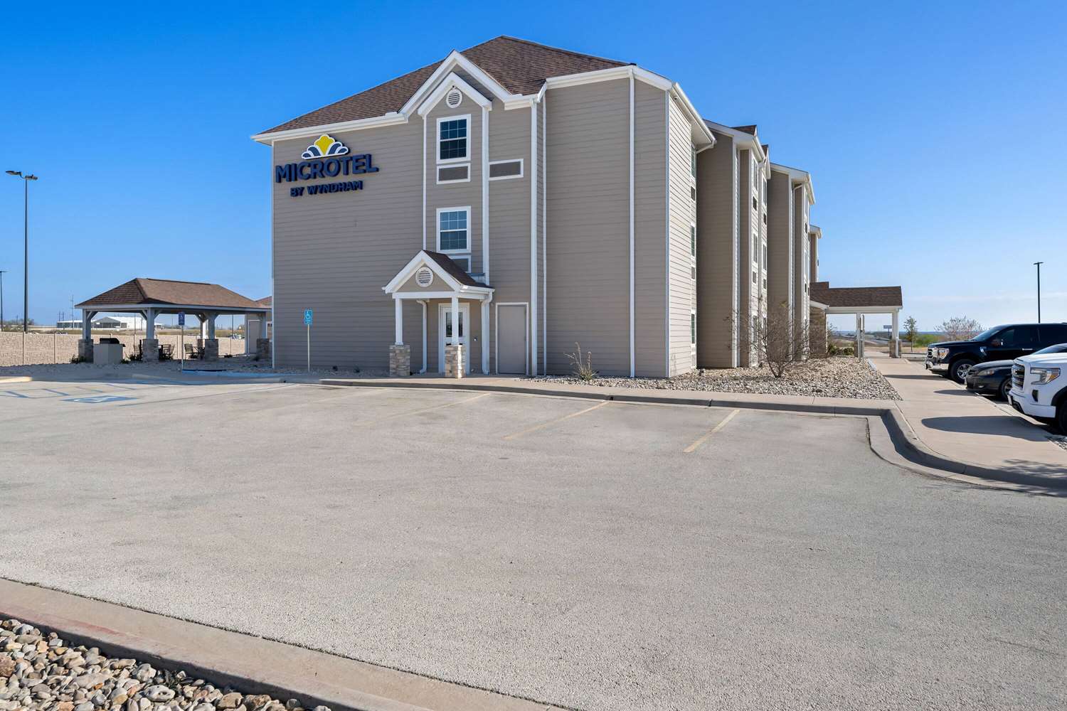 Microtel Inn And Suites By Wyndham Sweetwater 30/34