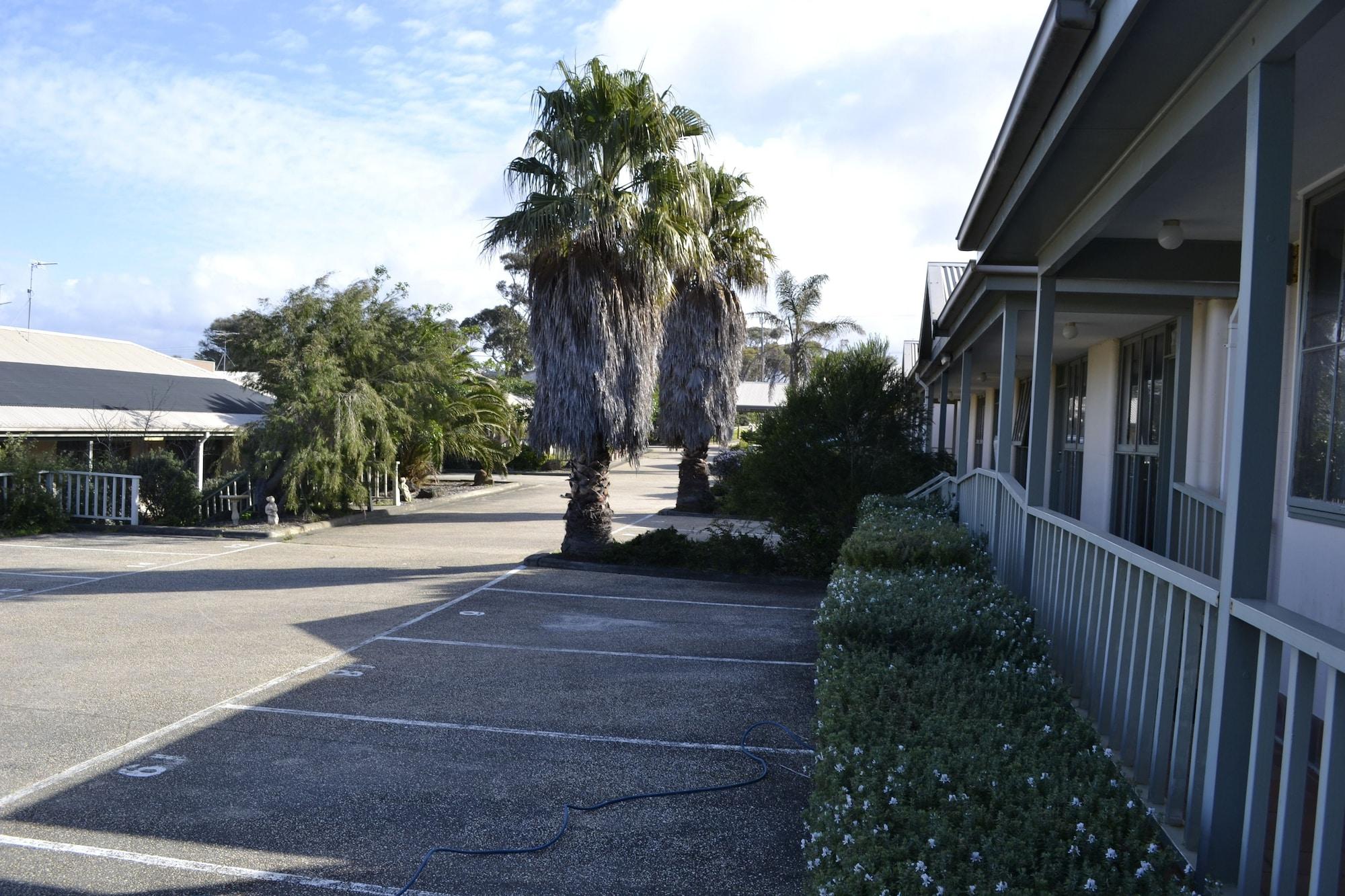 Sunnymead Hotel 37/48