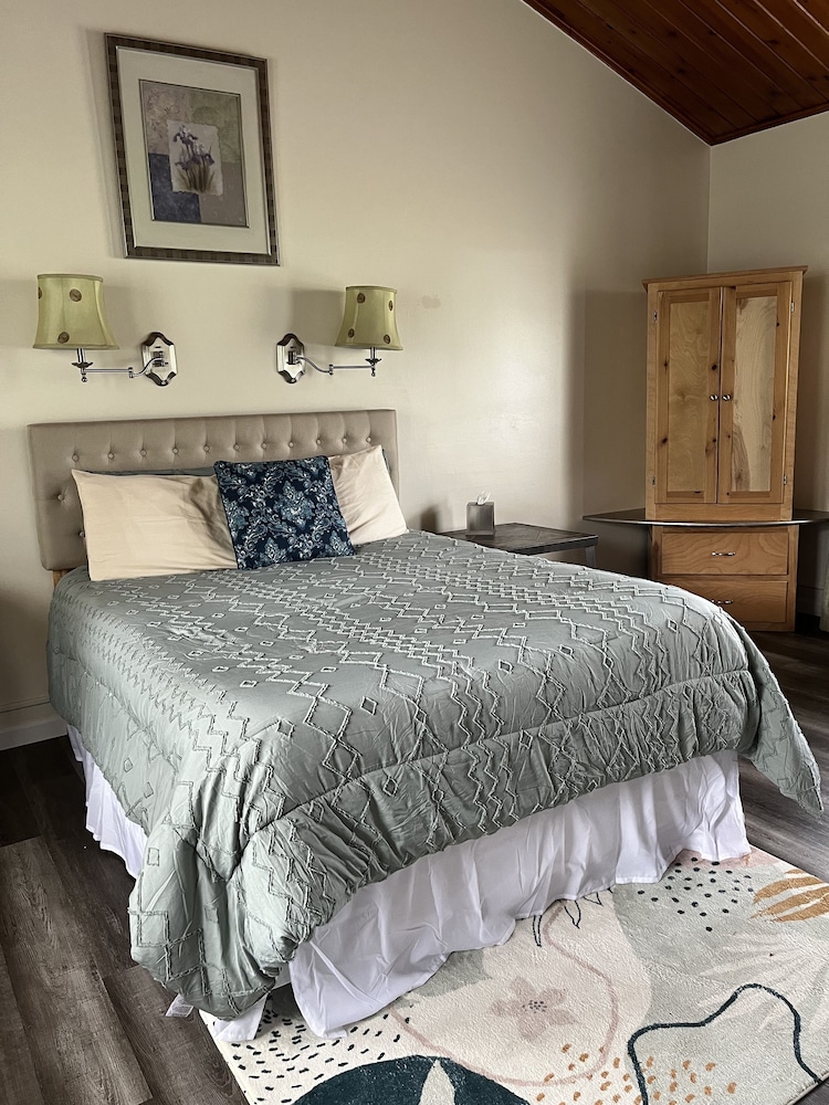 Vinehurst Inn And Suites 15/58