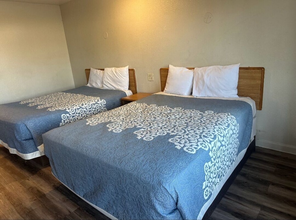 Best Economy Inn n Suites 31/67