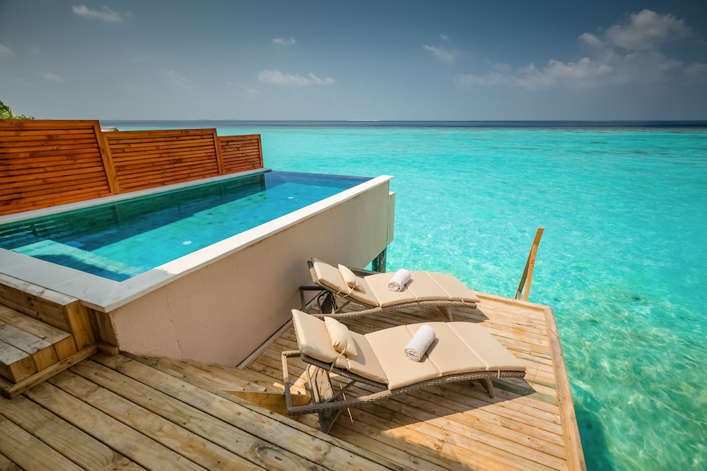 Kudafushi Resort and Spa 52/56