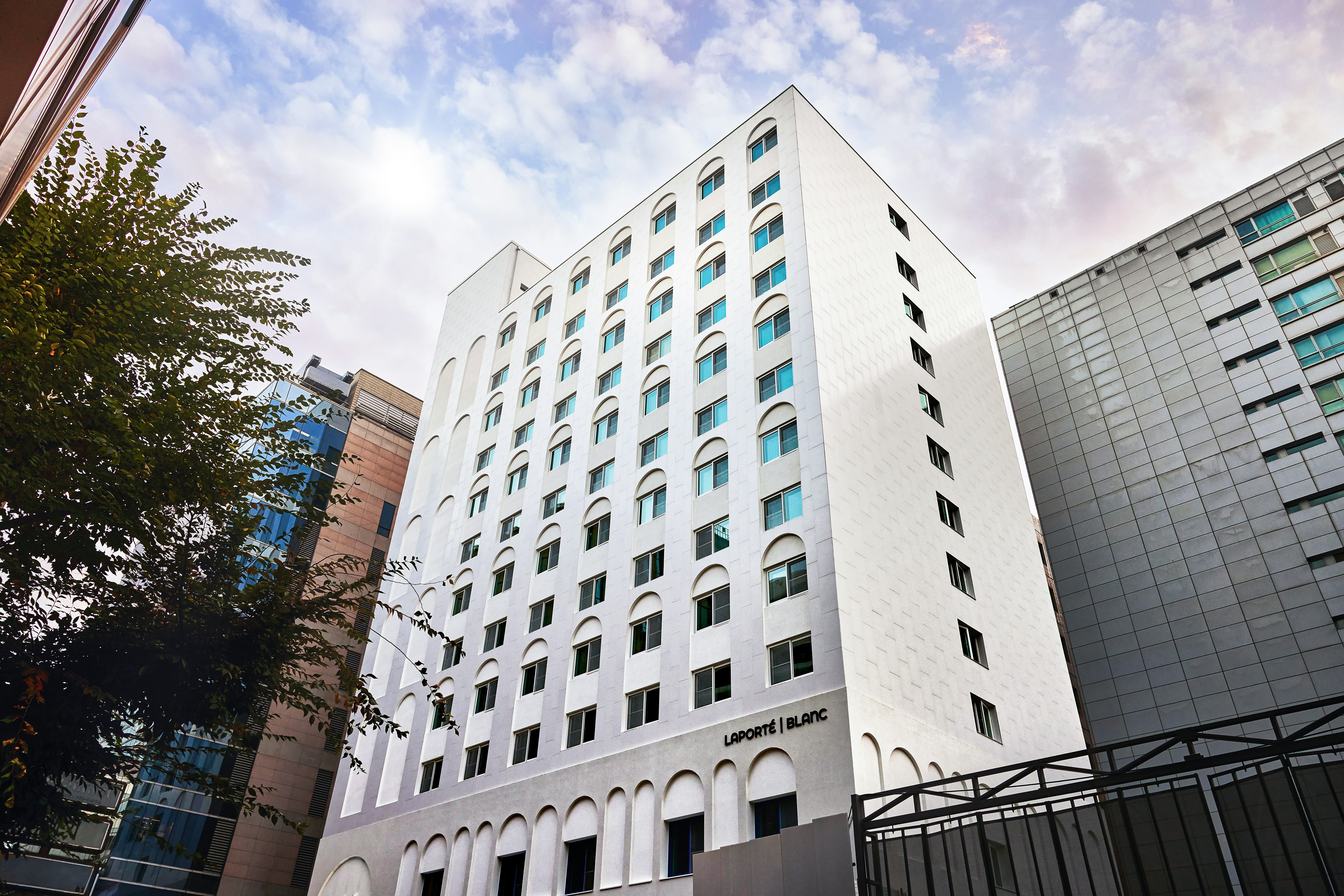 The Connoisseur Residence Hotel 3/51