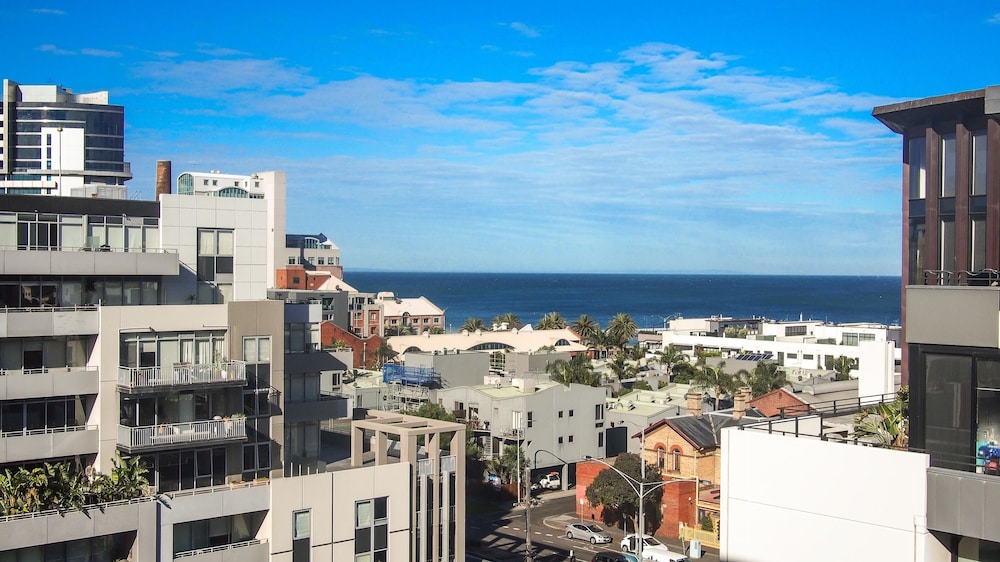 Spacious Seaviews 22/24