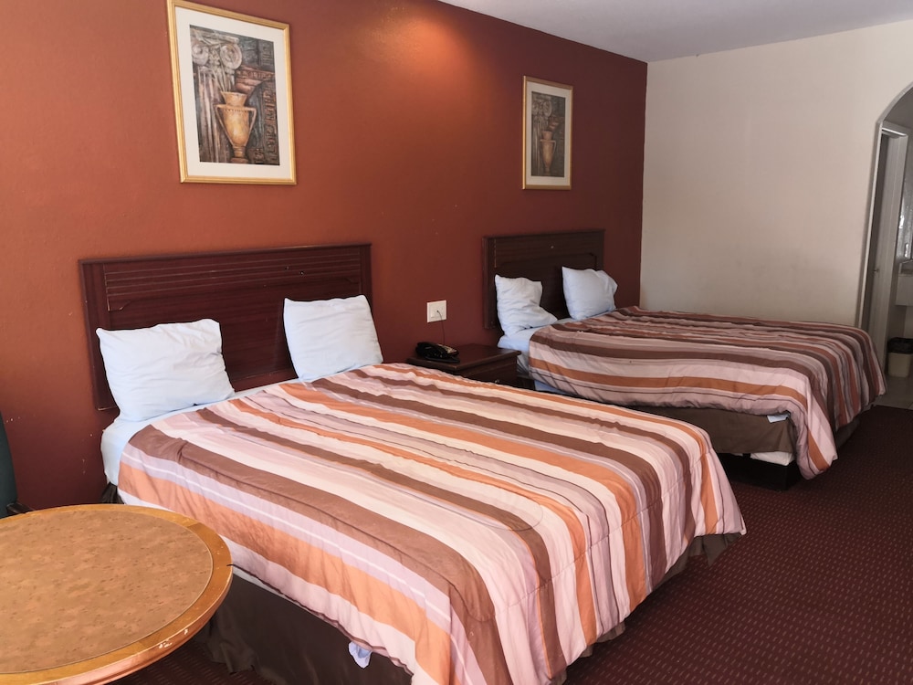 Scottish Inn & Suites IAH West photo3