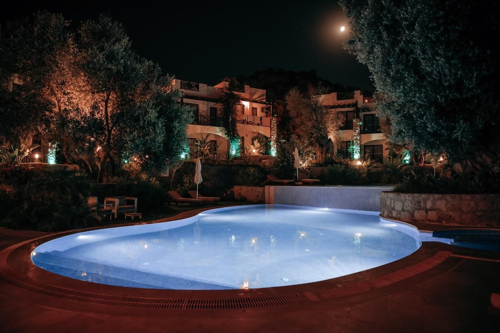 Amore Boutique Hotel 45/50