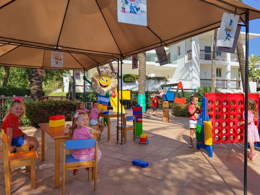 H10 Estepona Palace 40/50