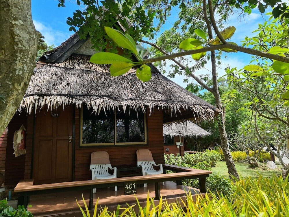 SUNSET VILLAGE BEACH RESORT 3/50