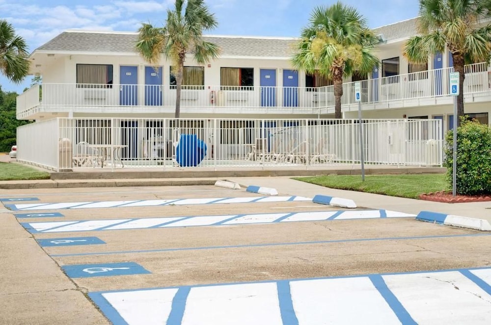 Motel6 Gulfport, MS – Airport 37/48