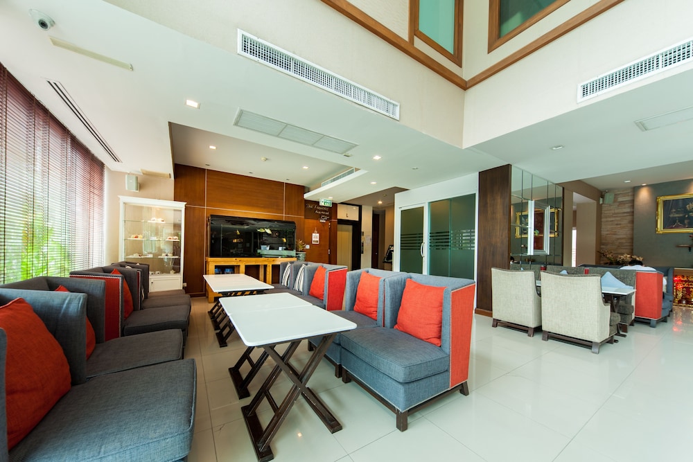 Lantana Resort Hotel 45/61